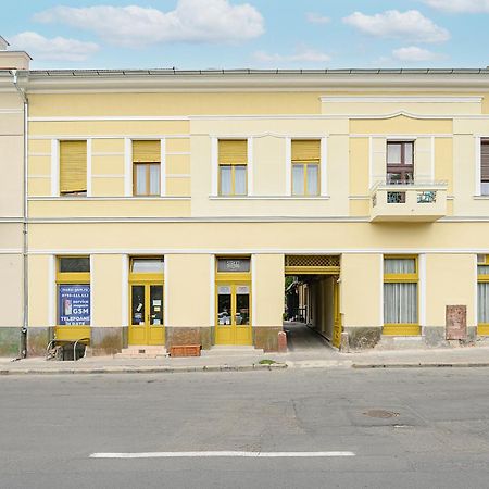 Central Park Apartments Oradea Εξωτερικό φωτογραφία