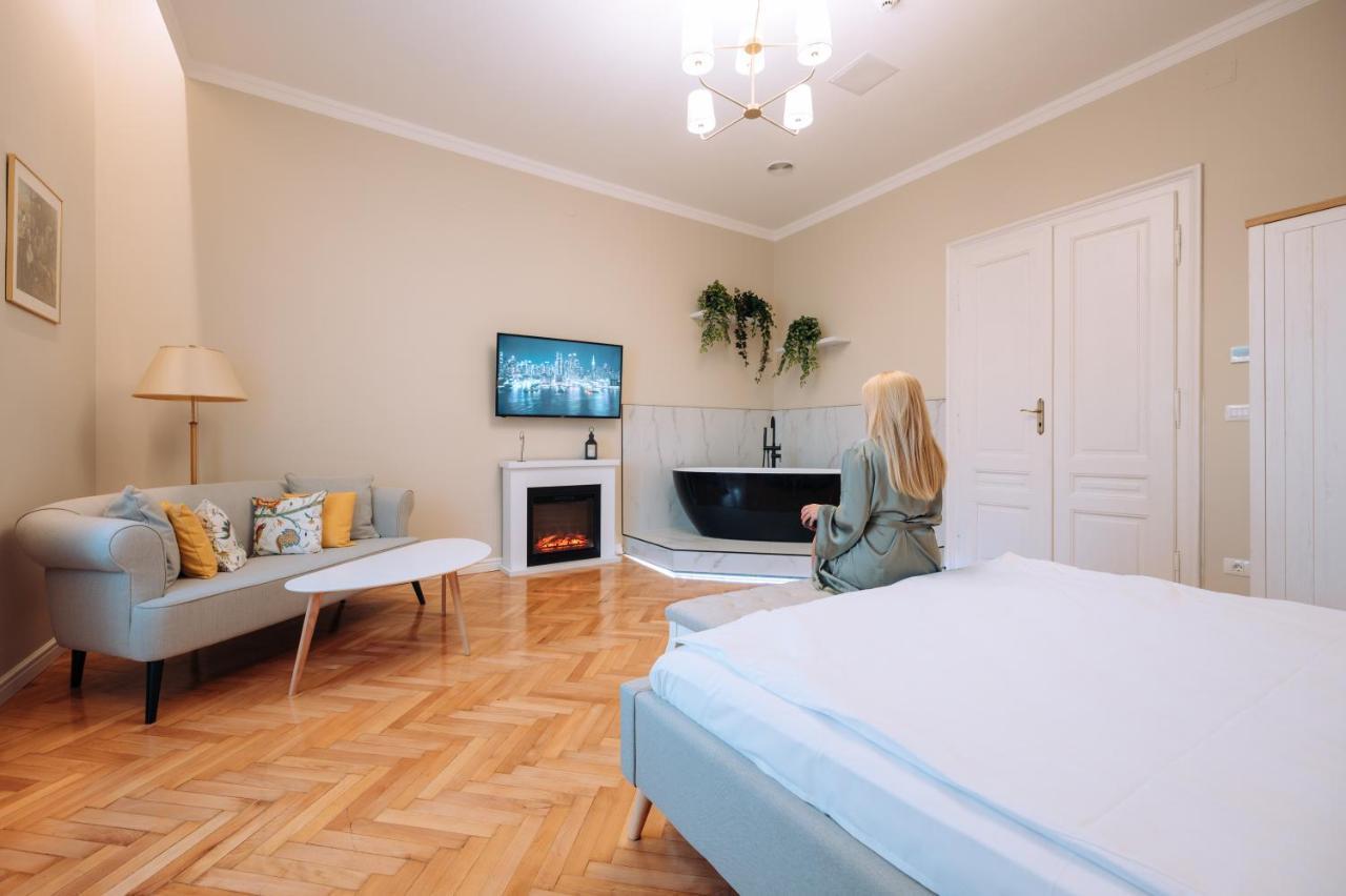 Central Park Apartments Oradea Εξωτερικό φωτογραφία